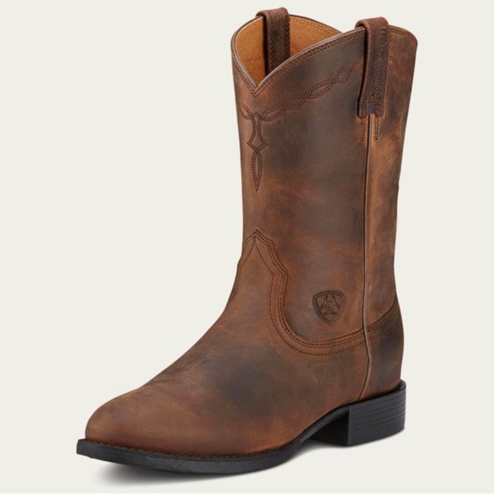 Beautiful boots size 8 ARIAT